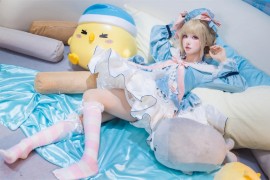 紫氯氯cosplay碧蓝航线·雷鸣赏析：蓝色房间里的温暖邂逅
