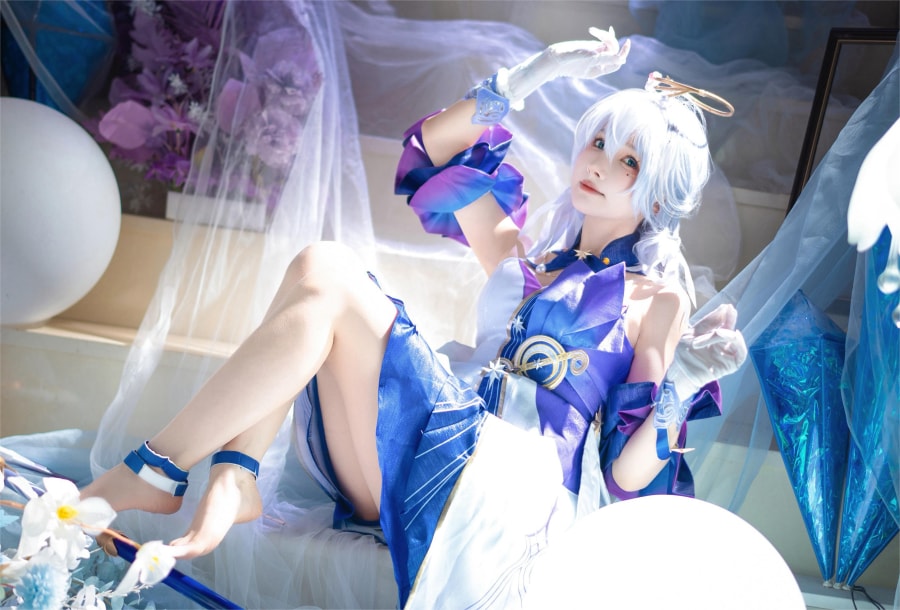 超级小禾儿知更鸟cosplay