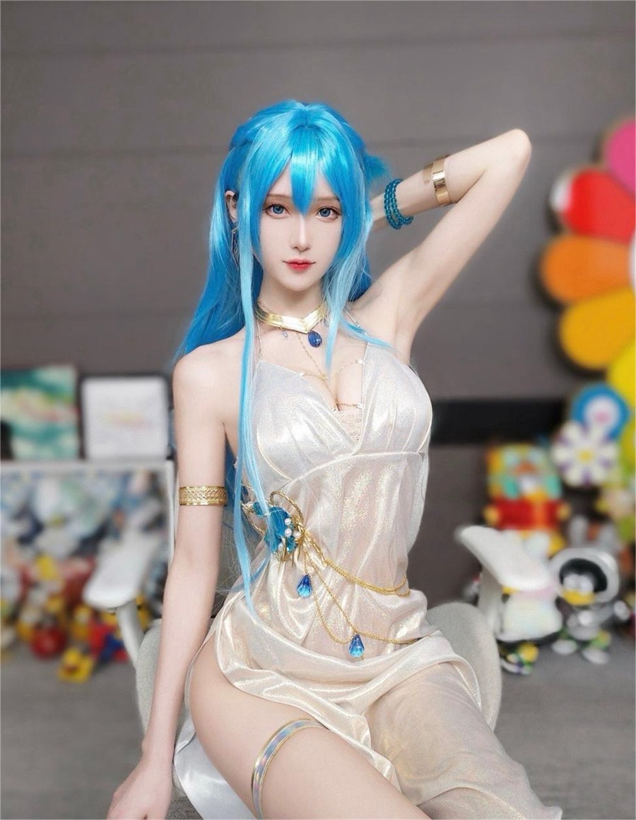 腐团儿cos海伦