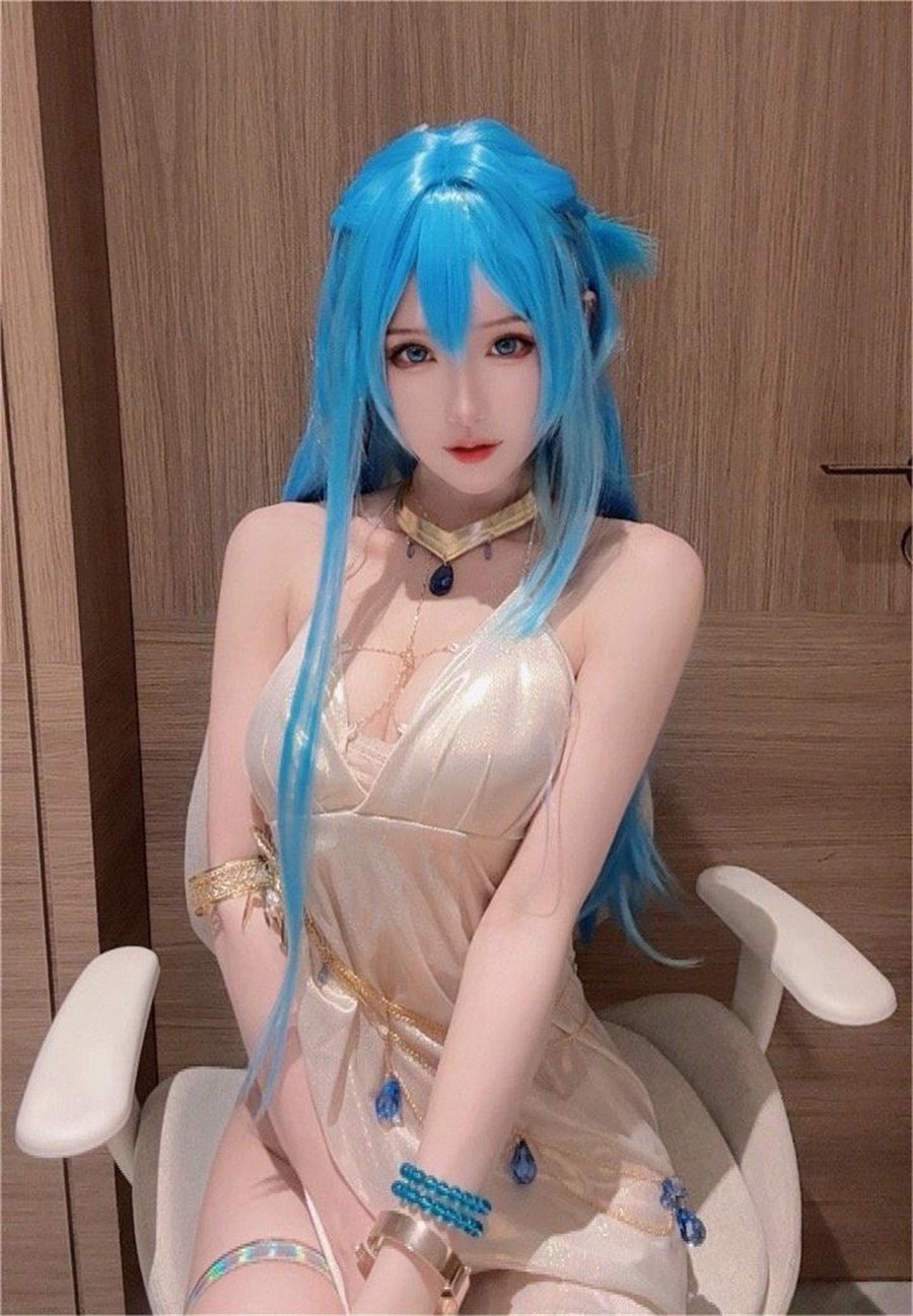 腐团儿cos海伦
