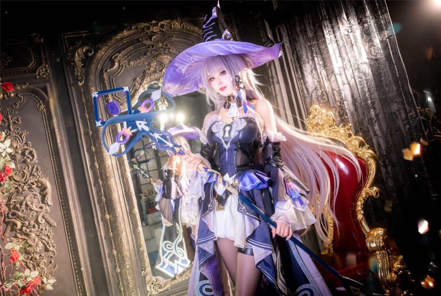 秋楚楚不秃头cosplay大黑塔