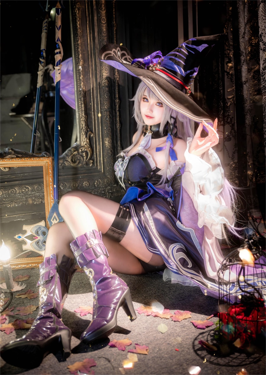 秋楚楚不秃头cosplay大黑塔