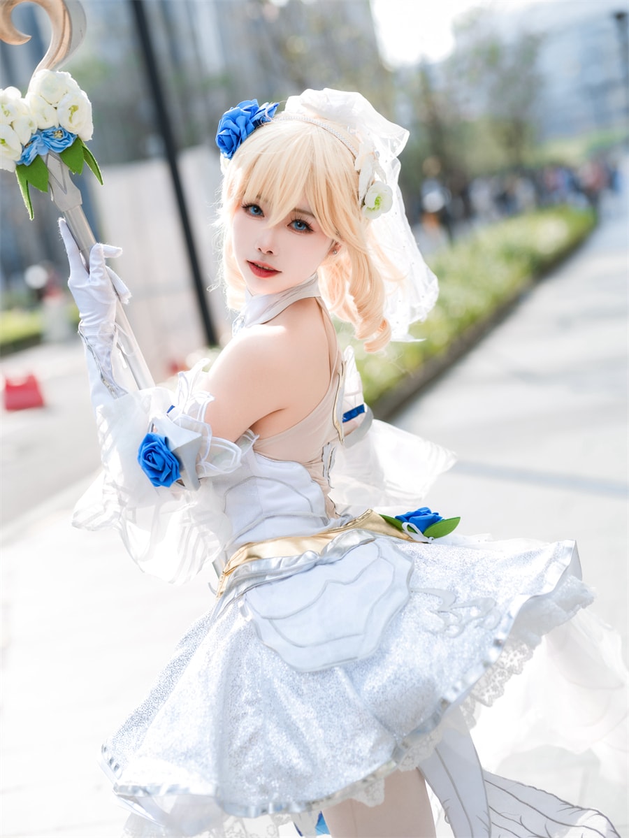 Momoko葵葵拉克丝cosplay