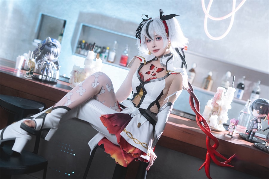 Momoko葵葵cosplay鸣潮·椿