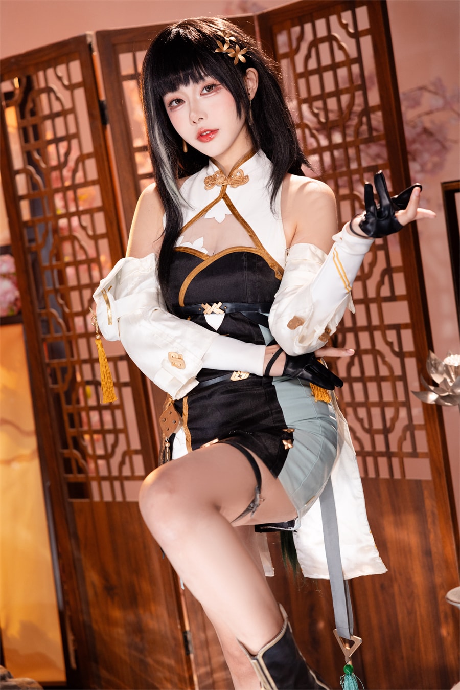 Momoko葵葵绝美鸣潮白芷