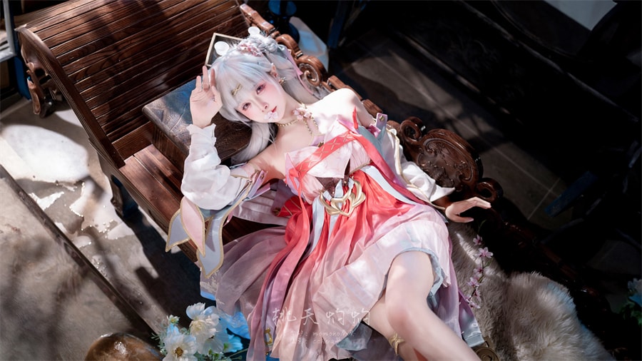 Momoko葵葵cos鸣潮·黎那汐塔