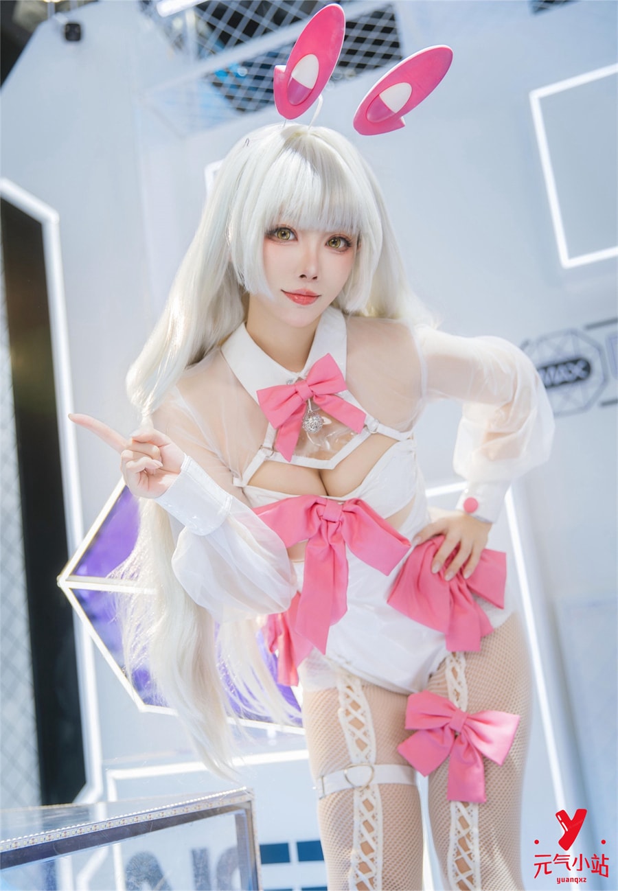 宮本桜cos交错战线兔女郎
