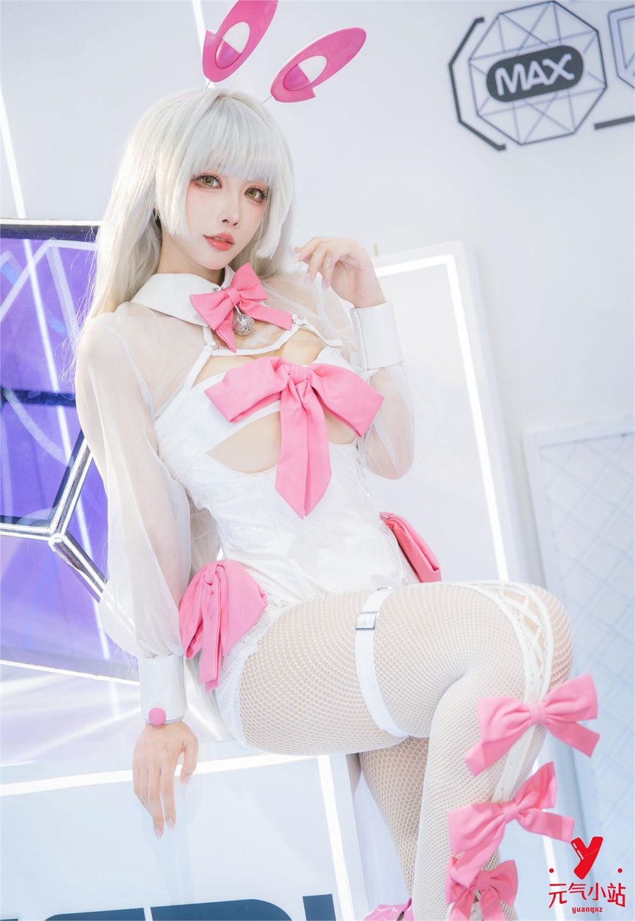 宮本桜cos交错战线兔女郎