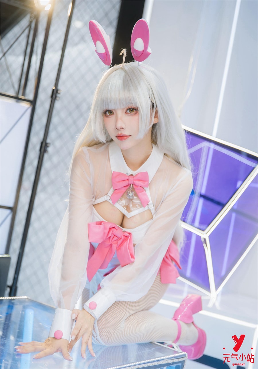 宮本桜cos交错战线兔女郎