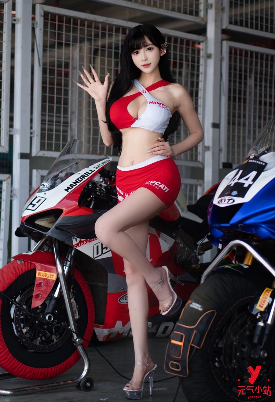 车模雯粥粥i赛车娘