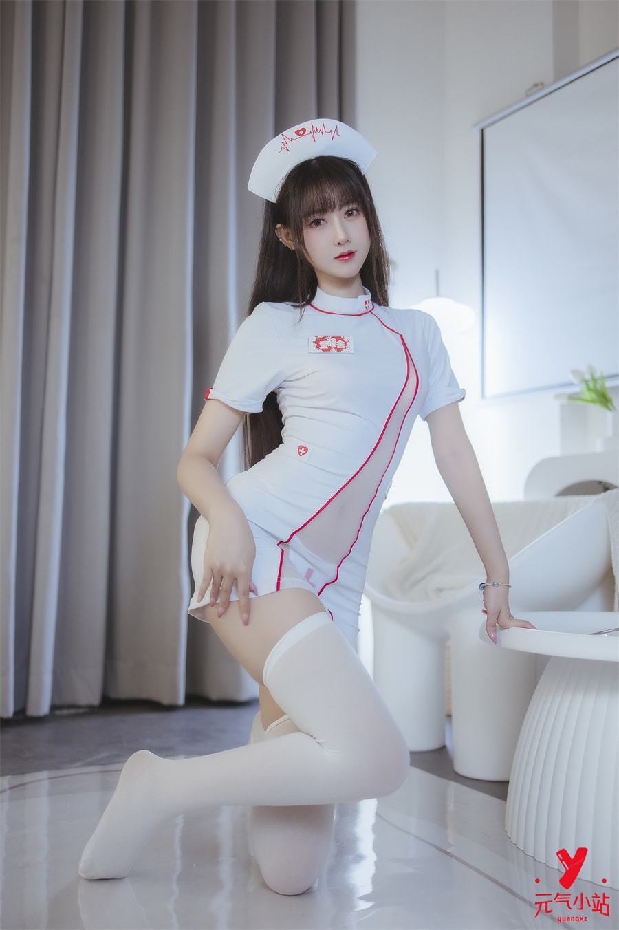 羽生三未护士写真