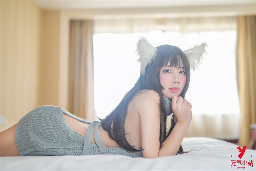 九曲Jean露背毛衣