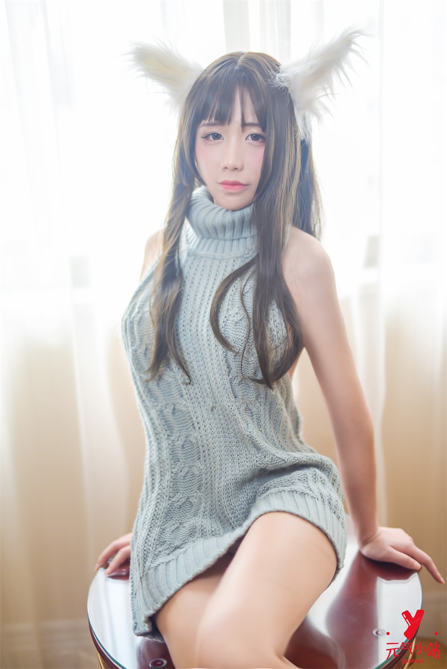 九曲Jean露背毛衣