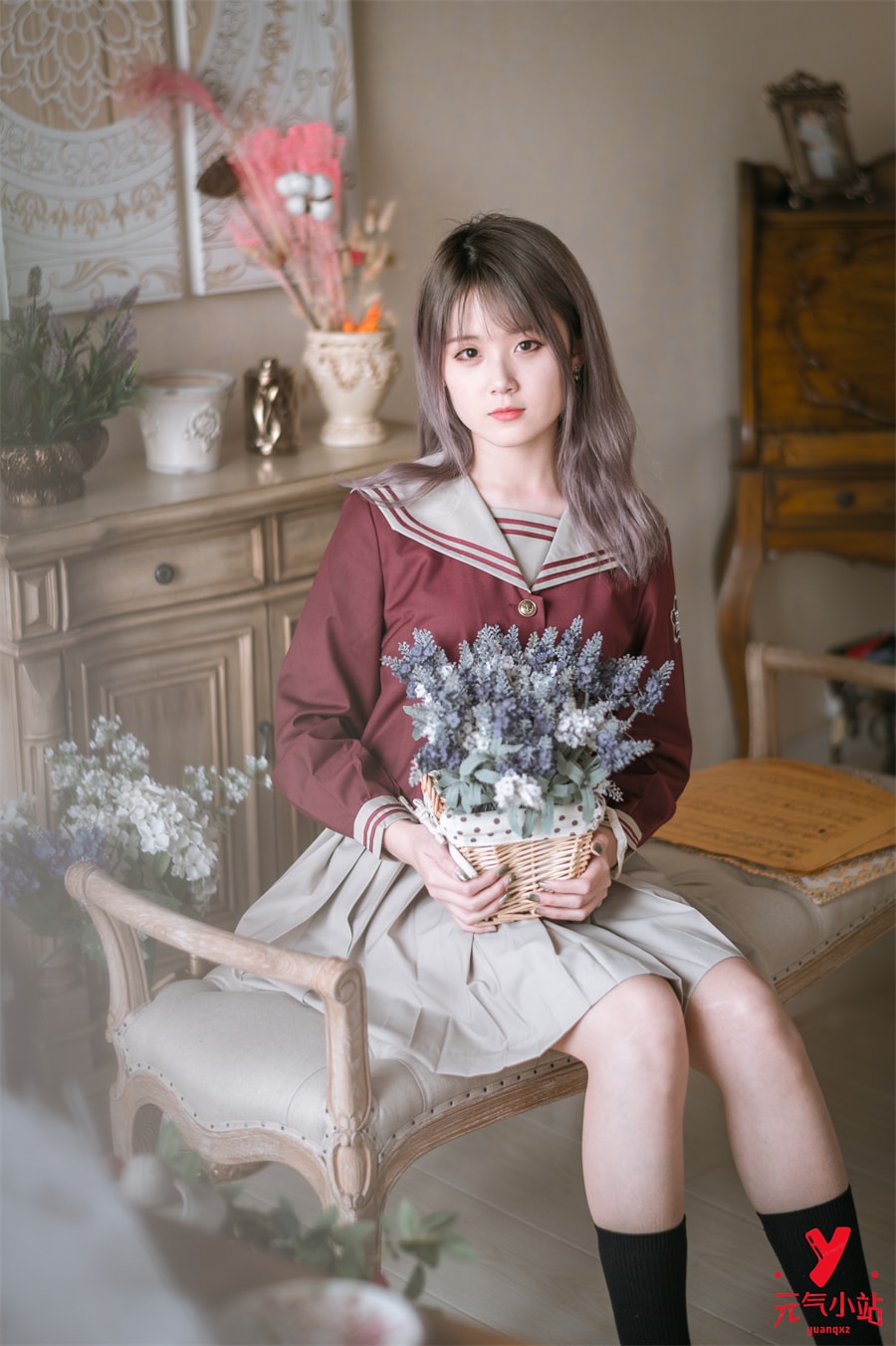 女神秋楚楚不秃头