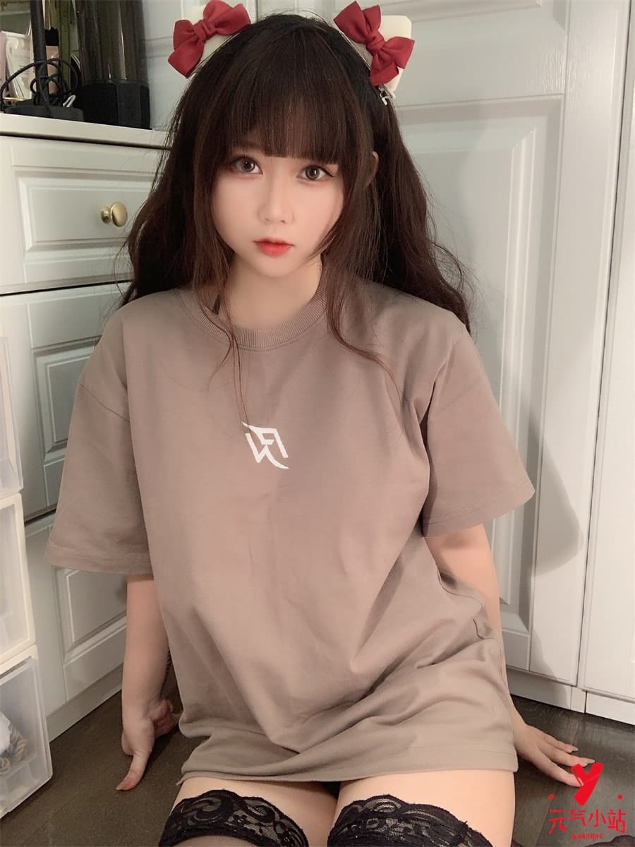 是依酱吖cos合集